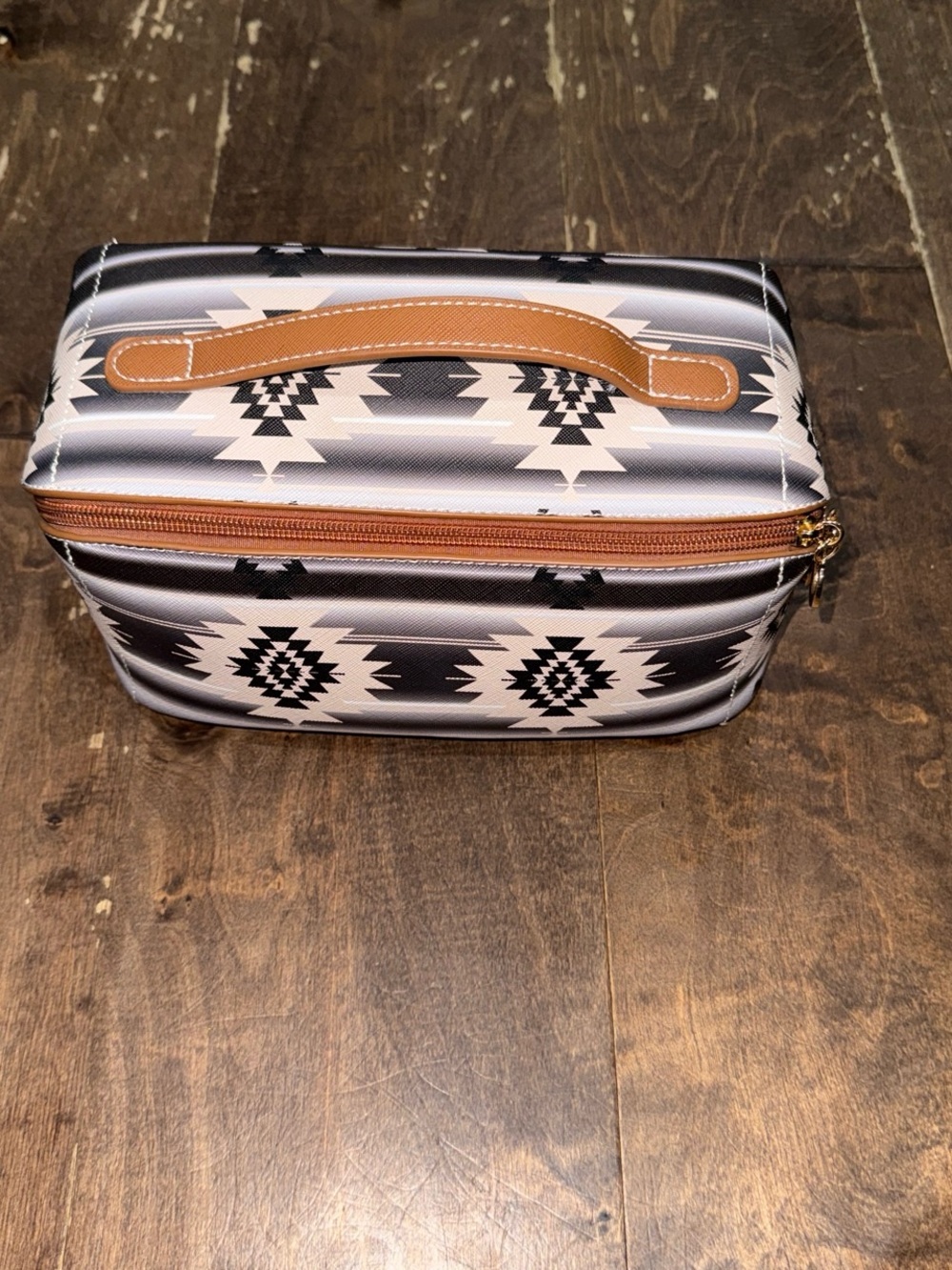 Black & Cream Aztec Pattern Cosmetic Case with Tan Handle